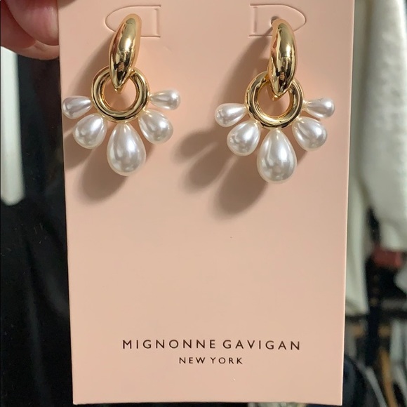 Jewelry - Pearl earrings